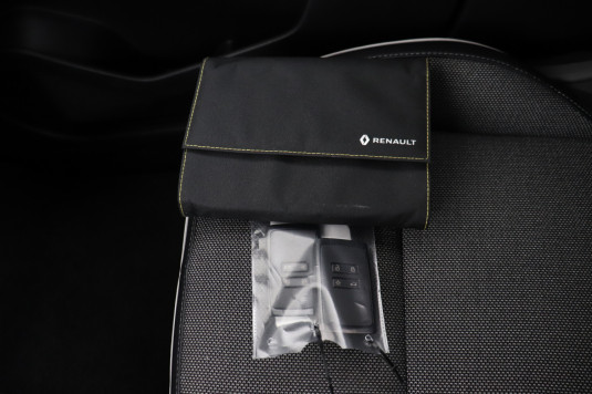 Renault Captur 1.3 141 PK MHEV Aut. Intens