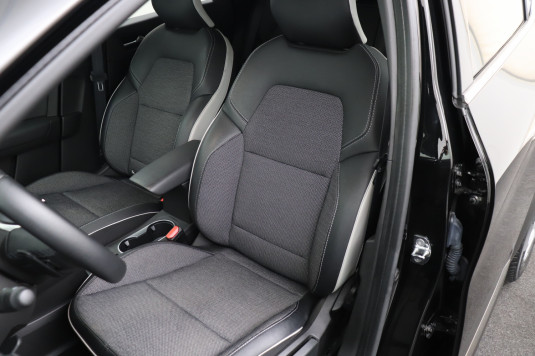 Renault Captur 1.3 141 PK MHEV Aut. Intens